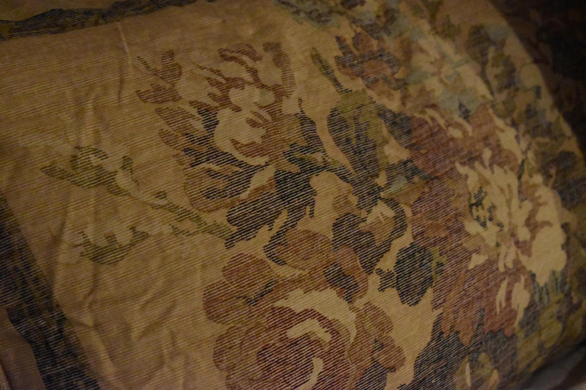 Hotel Chateau Medieval Royal Chamber Connellsville
